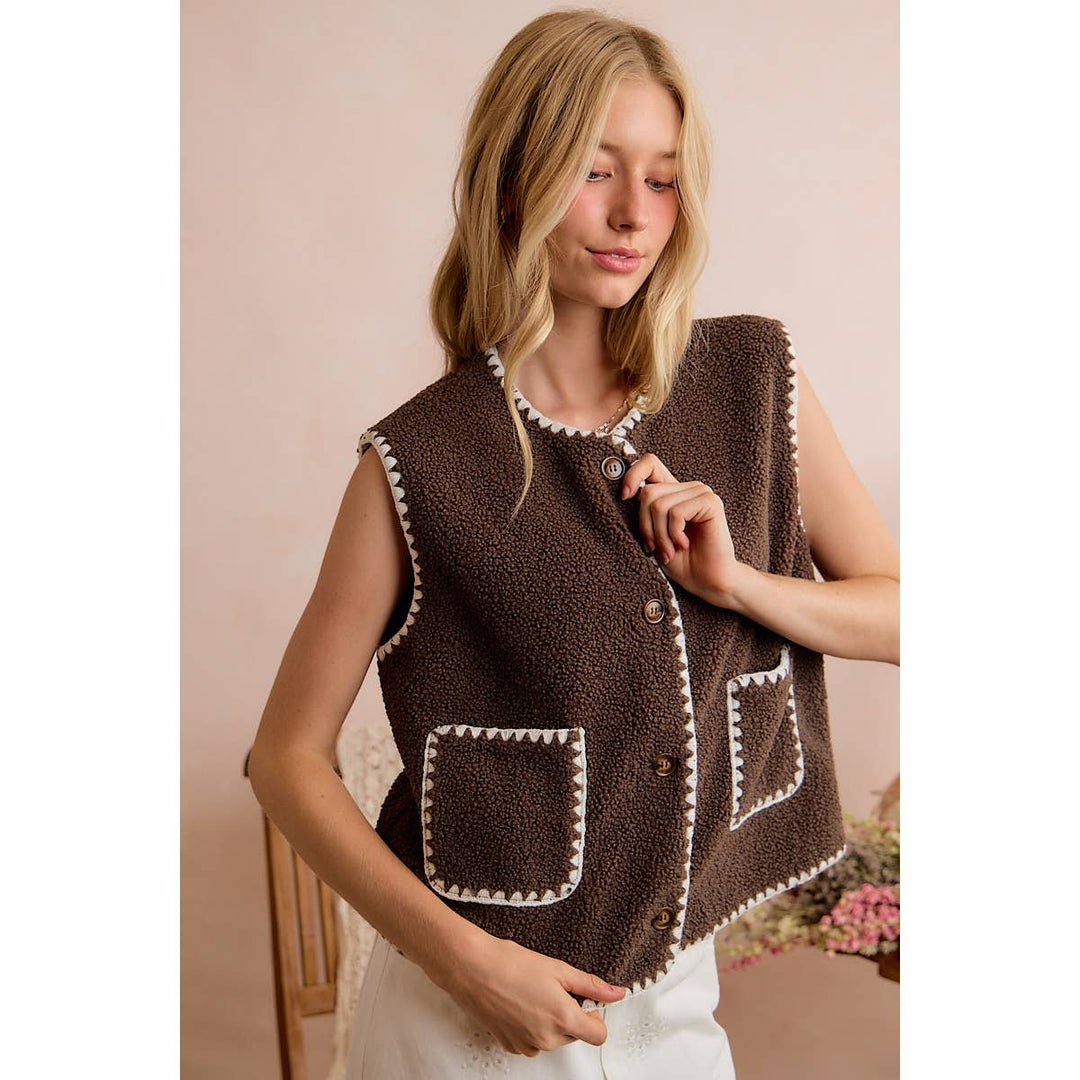 SHERPA CONTRAST STITCH TRIMMING BUTTON CLOSURE VEST: BROWN / S - Baycreek & Co