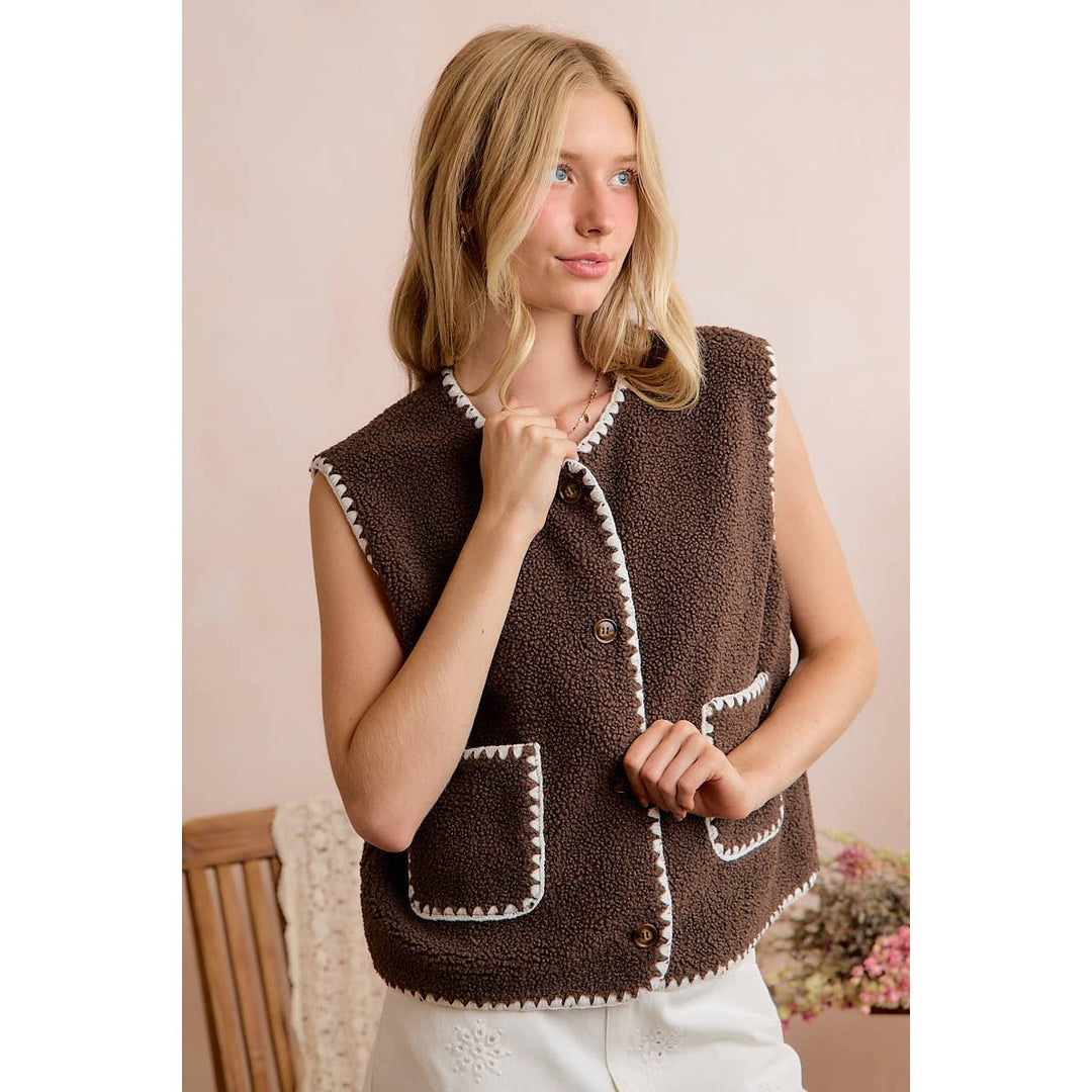 SHERPA CONTRAST STITCH TRIMMING BUTTON CLOSURE VEST: BROWN / S - Baycreek & Co