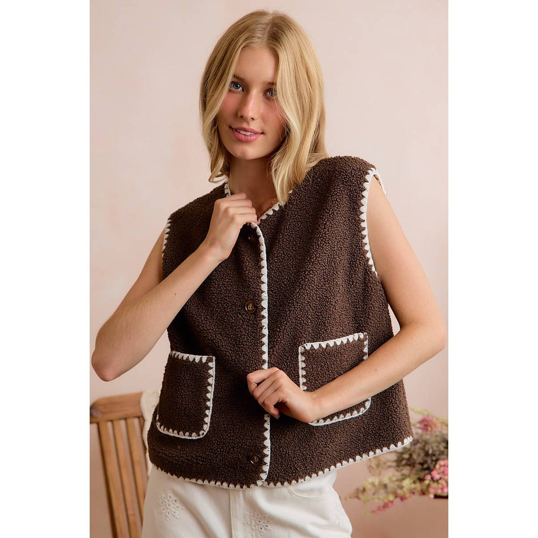 SHERPA CONTRAST STITCH TRIMMING BUTTON CLOSURE VEST: BROWN / S - Baycreek & Co