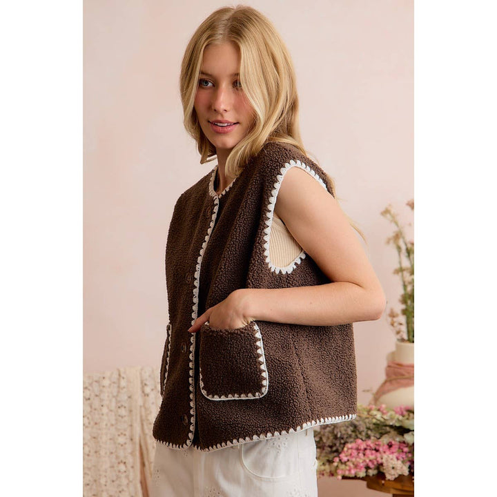 SHERPA CONTRAST STITCH TRIMMING BUTTON CLOSURE VEST: BROWN / S - Baycreek & Co