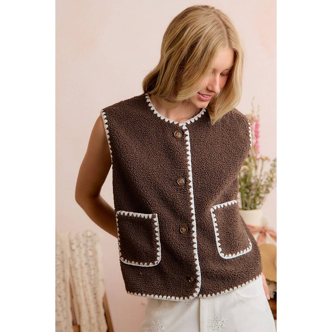 SHERPA CONTRAST STITCH TRIMMING BUTTON CLOSURE VEST: BROWN / S - Baycreek & Co