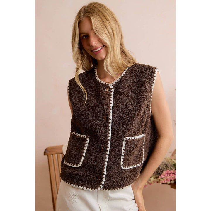 SHERPA CONTRAST STITCH TRIMMING BUTTON CLOSURE VEST: BROWN / S - Baycreek & Co