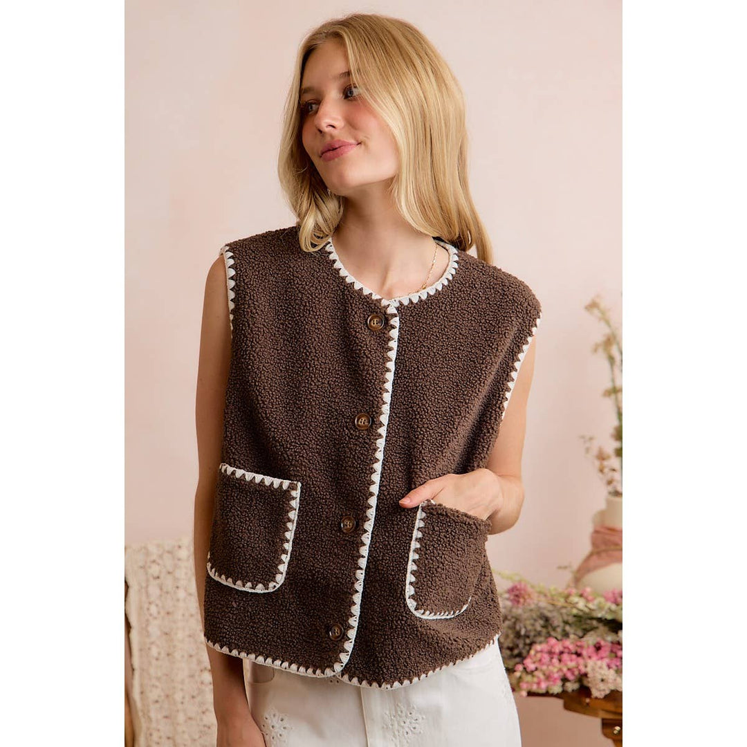 SHERPA CONTRAST STITCH TRIMMING BUTTON CLOSURE VEST: BROWN / S - Baycreek & Co